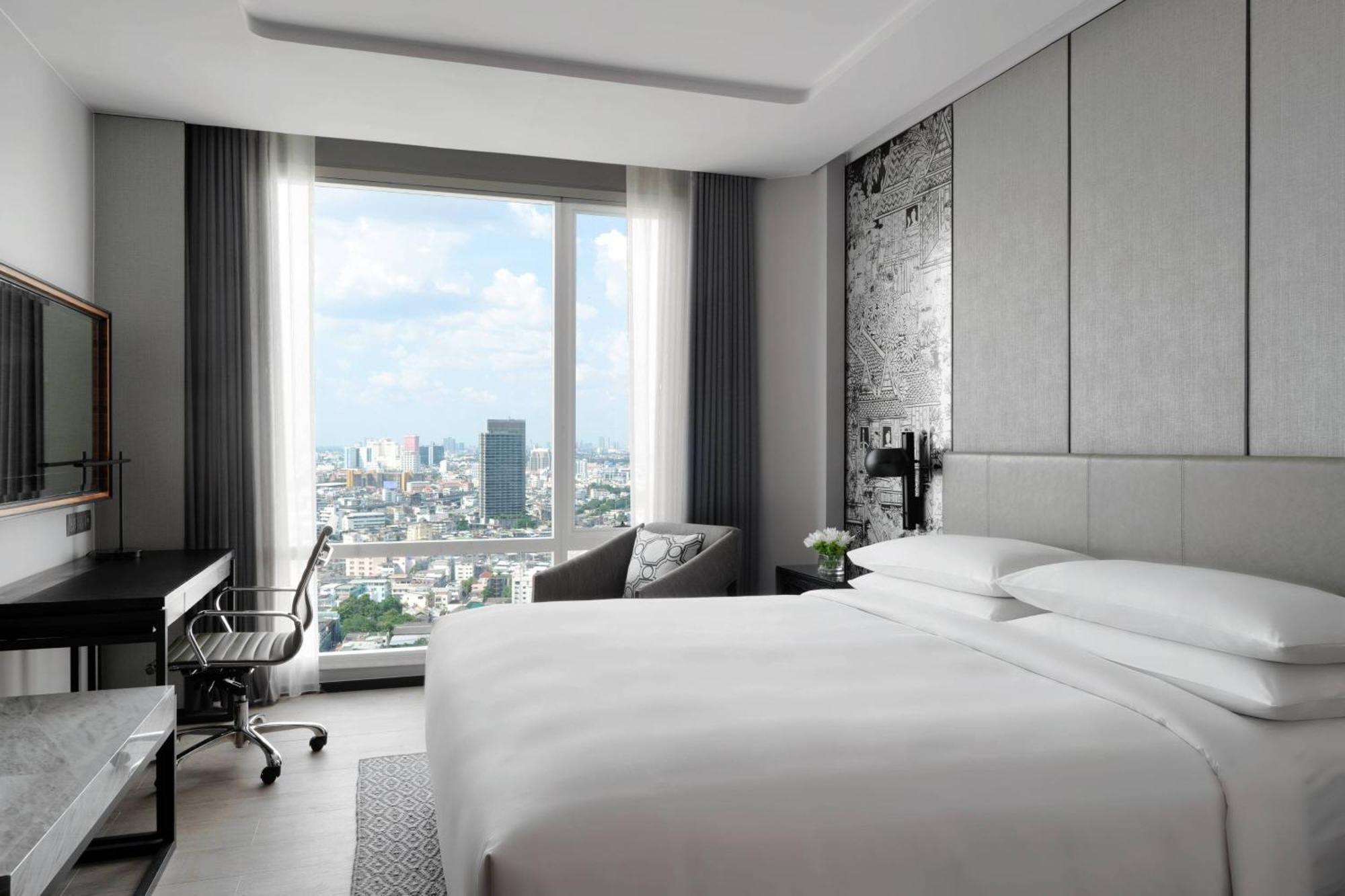 होटल Marriott The Surawongse 5*